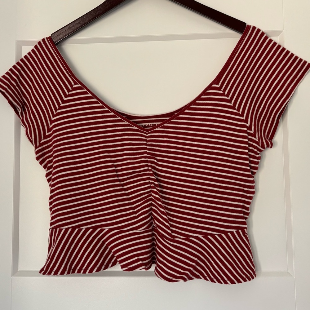 • [American Eagle] Crop Top •
